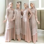 Gamis dengan menggunanakan Charisma kain tile