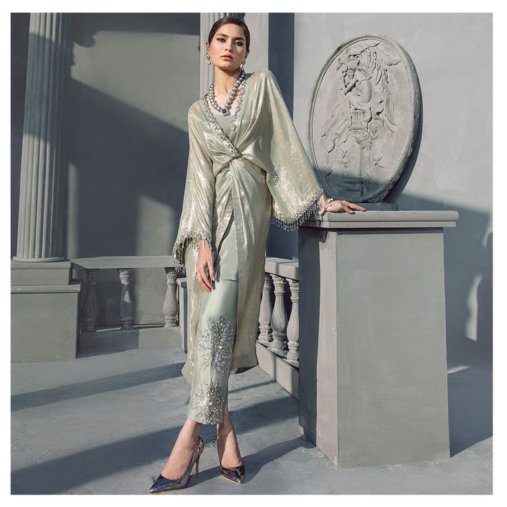 Kaftan dengan Rhinestone atau payet 