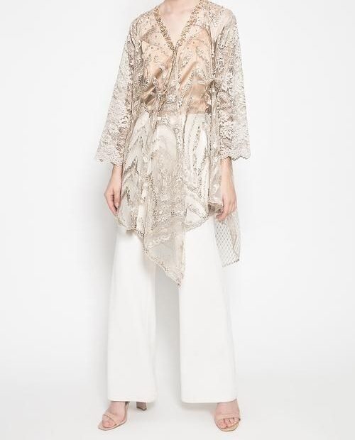 Baju Tunik berbahan satin dengan balutan kain tile yang anggun dan elegan