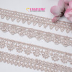 renda merupakan aksesoris atau ornamen untuk menghiasi pakaian seperti gamis, hijab dan mukena.